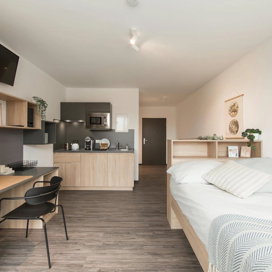 Studio for rent for €909 per month in Berlin, Unter den Eichen