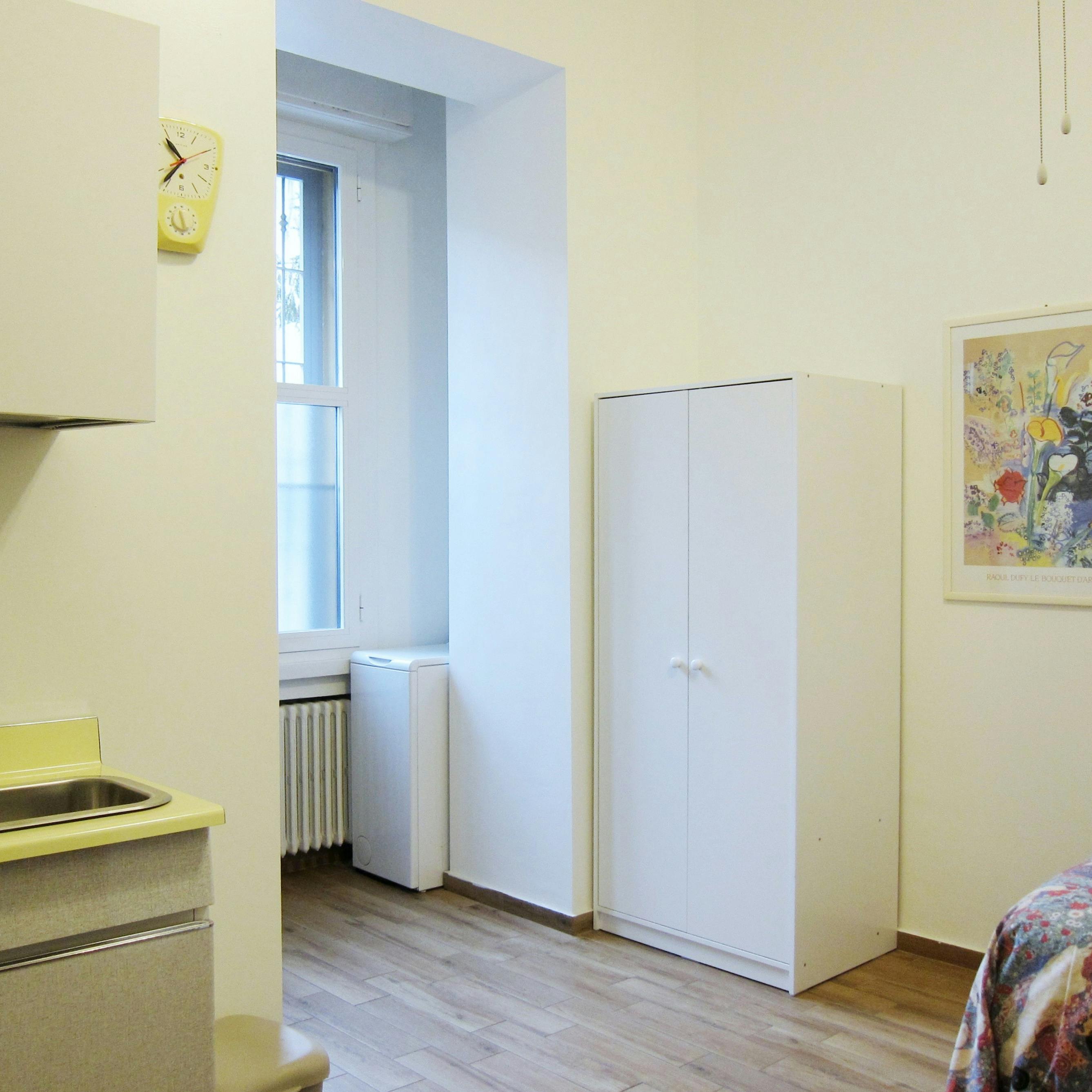Apartment for rent for €1,100 per month in Milan, Viale Giovanni da Cermenate